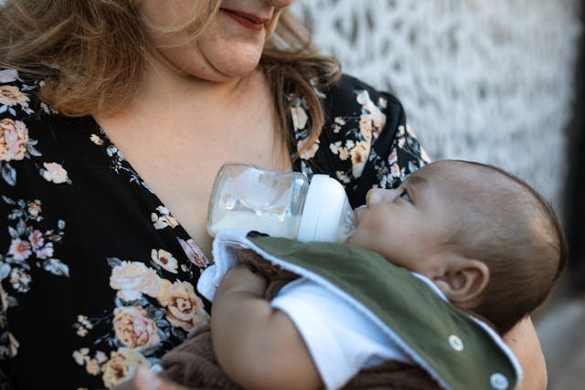 feeding bottle milk